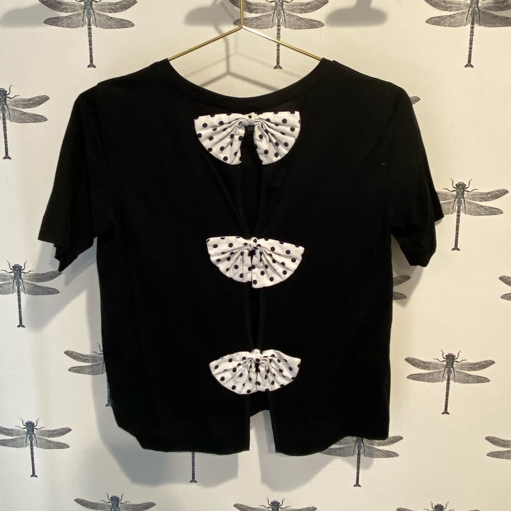 Club Monaco black t-shirt with bows on back